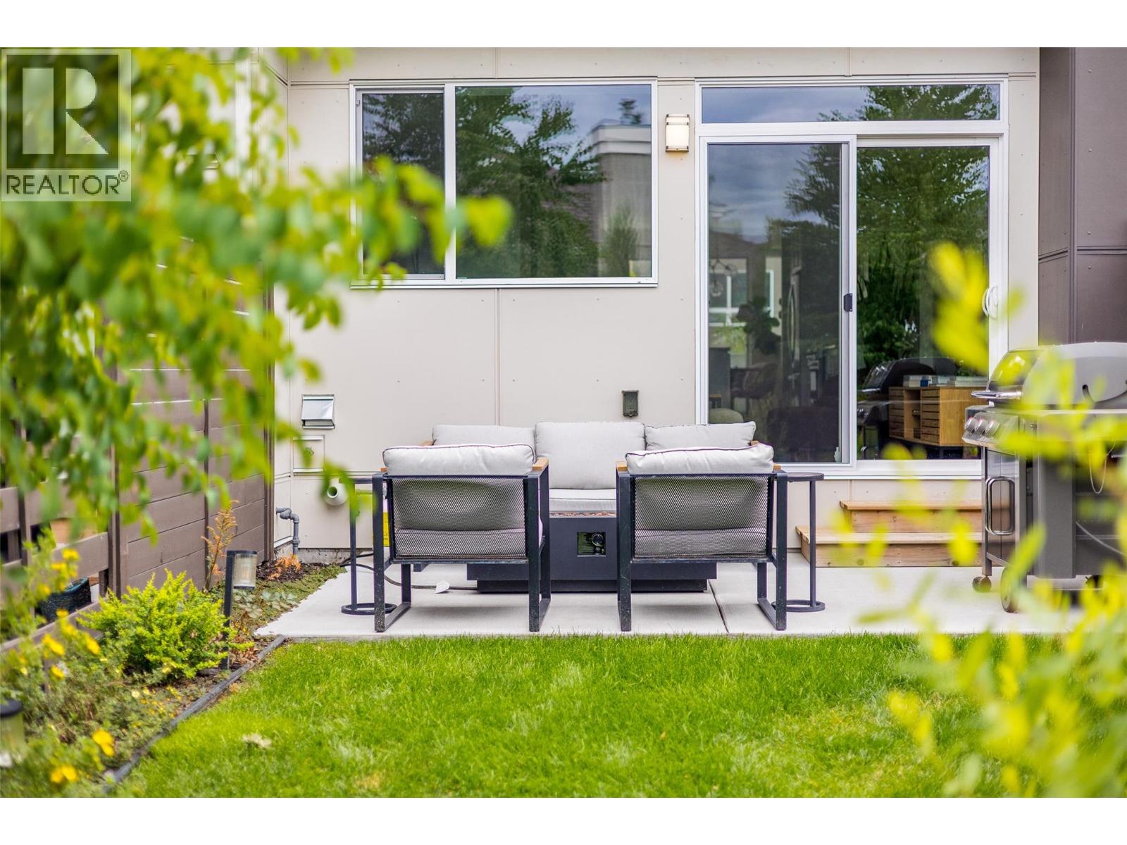 720 Valley Road Unit# 4, Kelowna, British Columbia