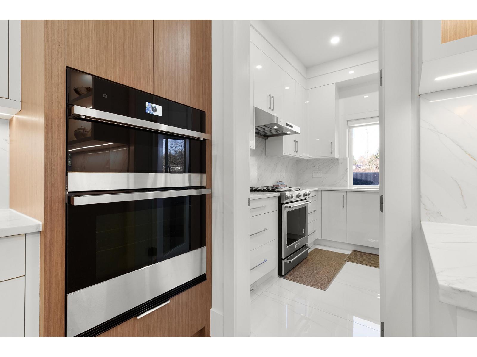 6296 181a Street, Surrey, British Columbia  V3S 4M4 - Photo 11 - R3096388