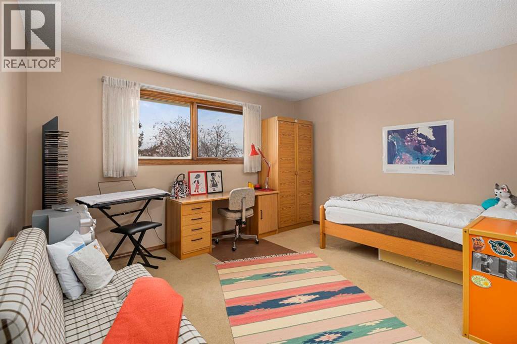 124 Strathbury Circle Sw, Calgary, Alberta  T3H 1P9 - Photo 21 - A2289958