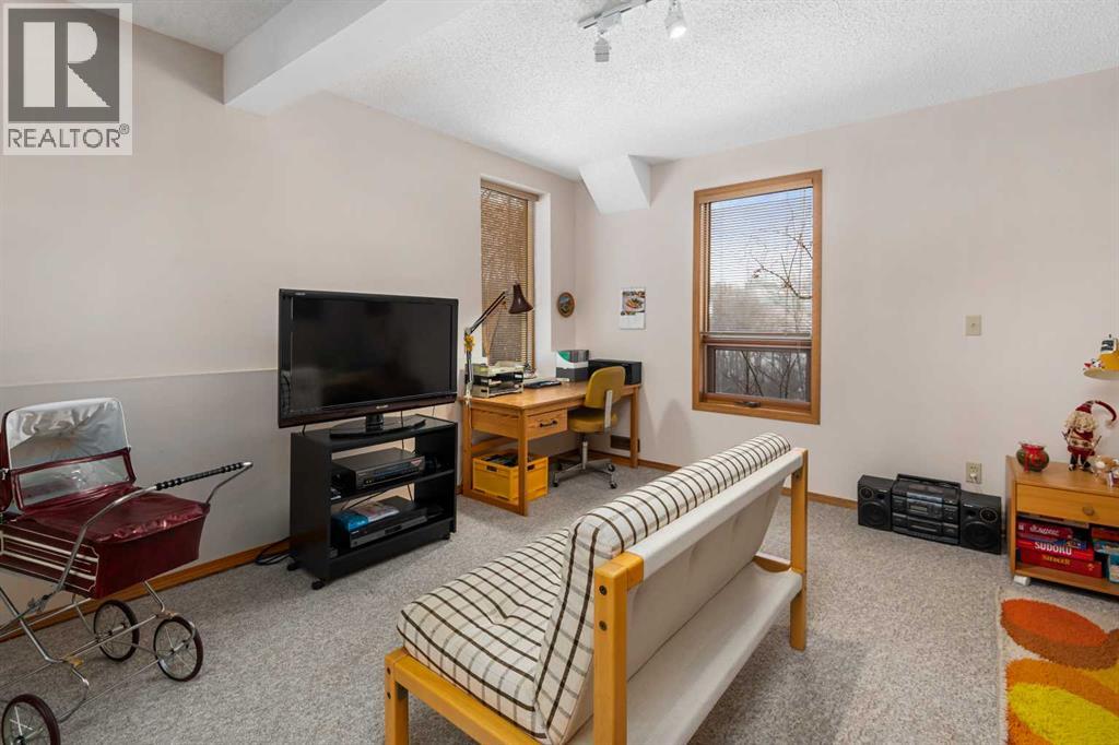 124 Strathbury Circle Sw, Calgary, Alberta  T3H 1P9 - Photo 25 - A2289958