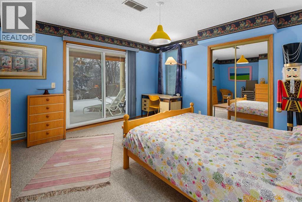 124 Strathbury Circle Sw, Calgary, Alberta  T3H 1P9 - Photo 26 - A2289958