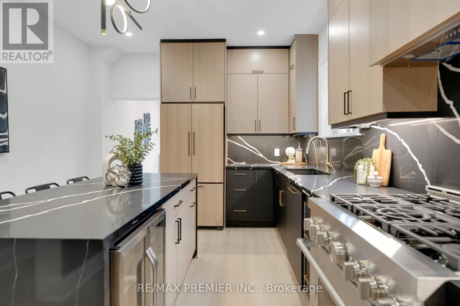 388 Crawford Street, Toronto, Ontario  M6J 2V9 - Photo 12 - C12849982