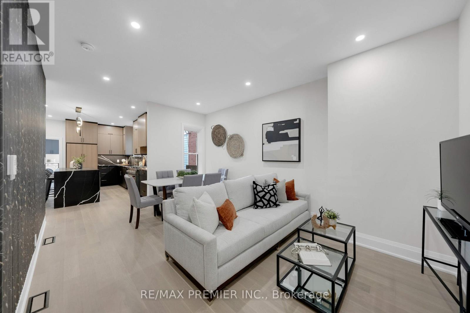 388 Crawford Street, Toronto, Ontario  M6J 2V9 - Photo 5 - C12849982