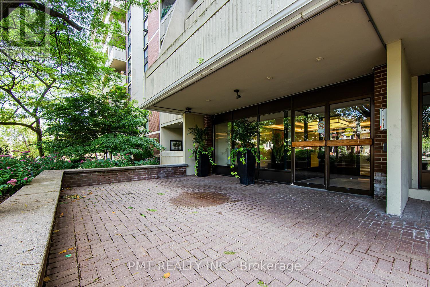 2802 - 40 Homewood Avenue, Toronto, Ontario  M4Y 2K2 - Photo 2 - C12849992