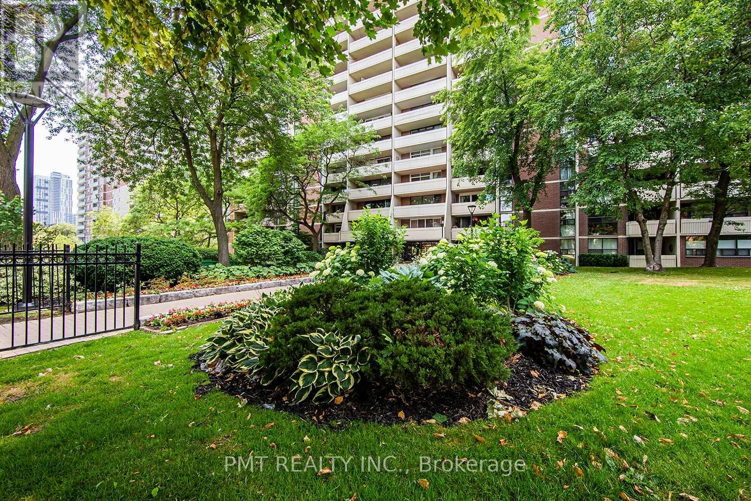 2802 - 40 Homewood Avenue, Toronto, Ontario  M4Y 2K2 - Photo 29 - C12849992