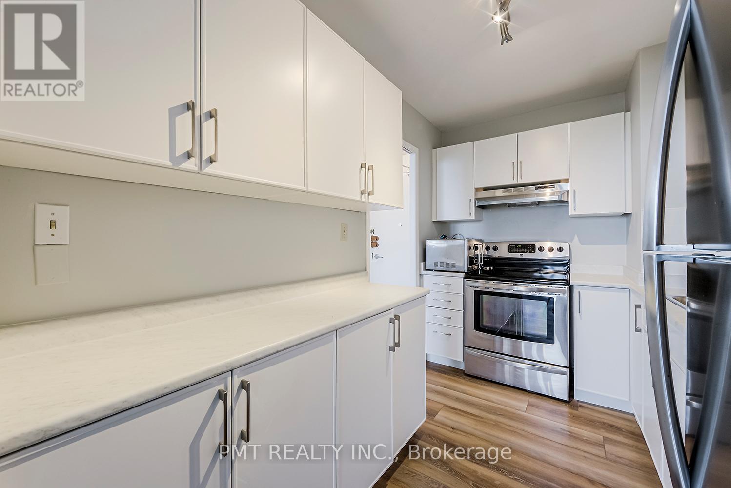 2802 - 40 Homewood Avenue, Toronto, Ontario  M4Y 2K2 - Photo 4 - C12849992