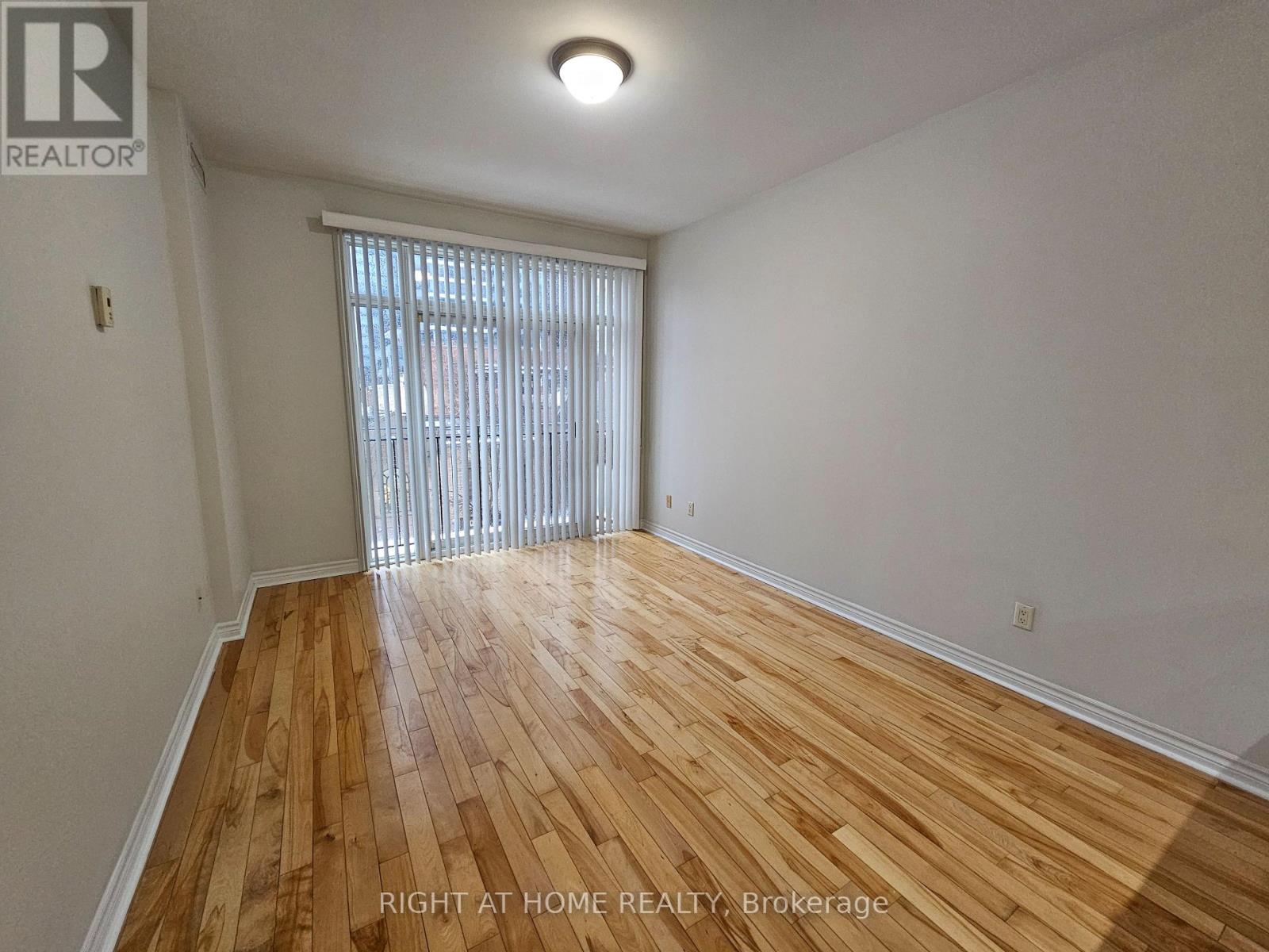 302 - 648a Yonge Street, Toronto, Ontario  M4Y 2A6 - Photo 15 - C12850034