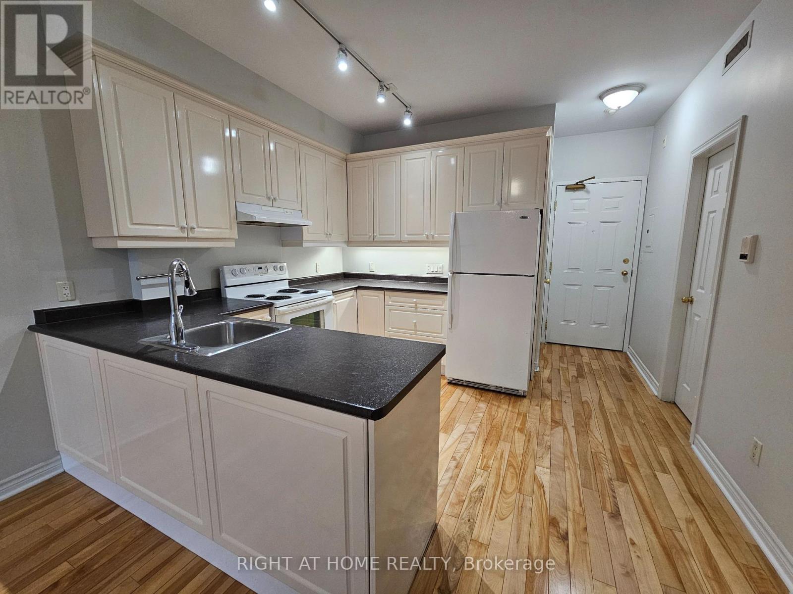 302 - 648a Yonge Street, Toronto, Ontario  M4Y 2A6 - Photo 7 - C12850034