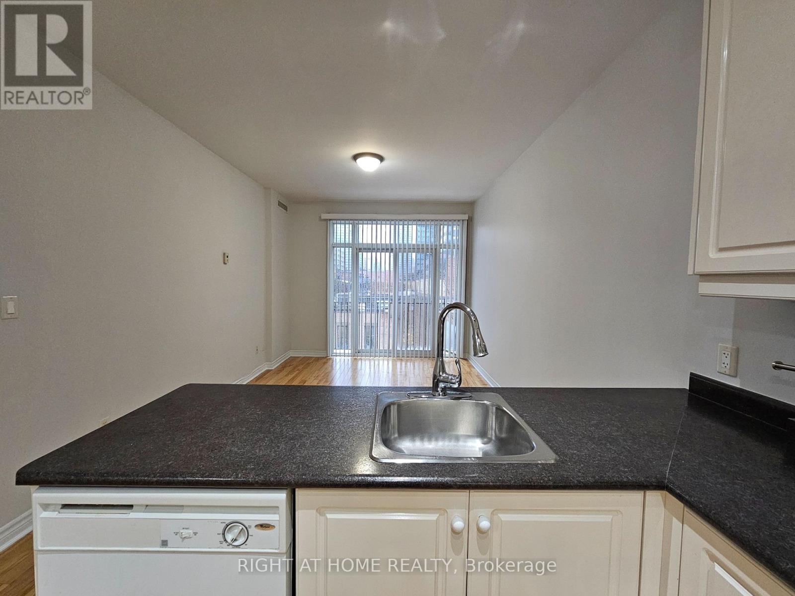 302 - 648a Yonge Street, Toronto, Ontario  M4Y 2A6 - Photo 8 - C12850034