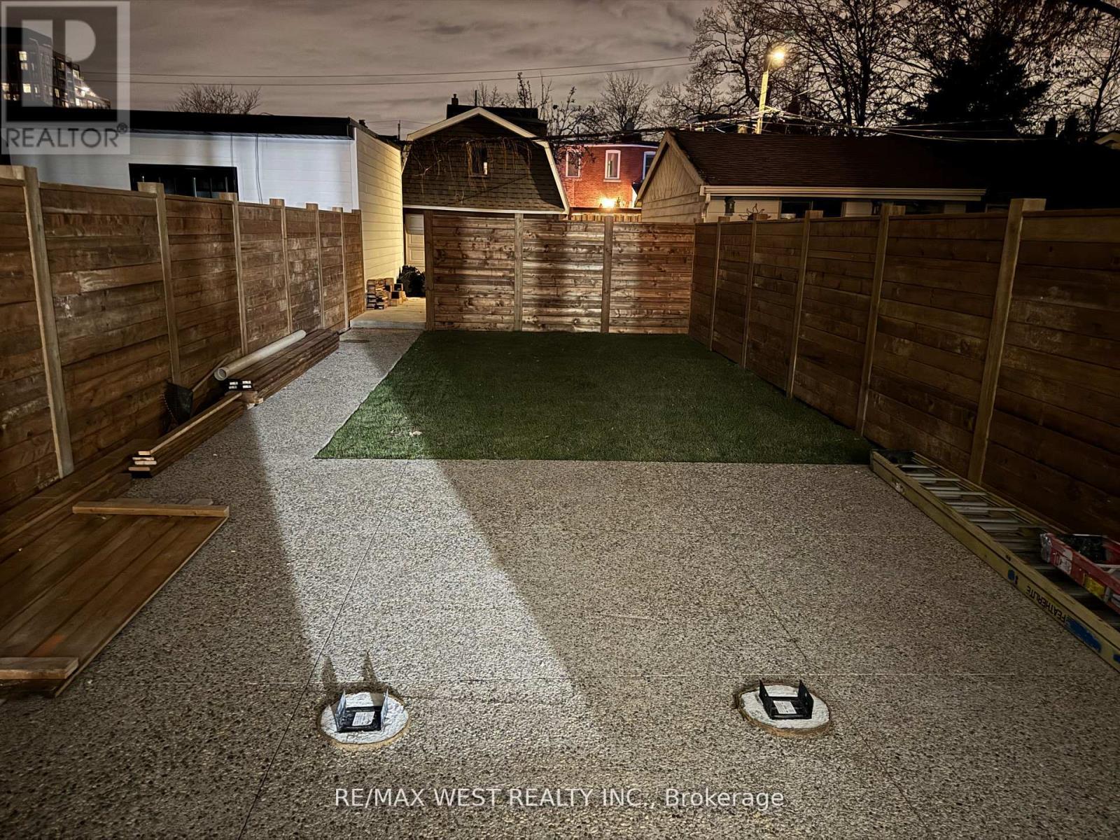 390 St Clarens Avenue, Toronto, Ontario  M6H 3W3 - Photo 45 - C12850086