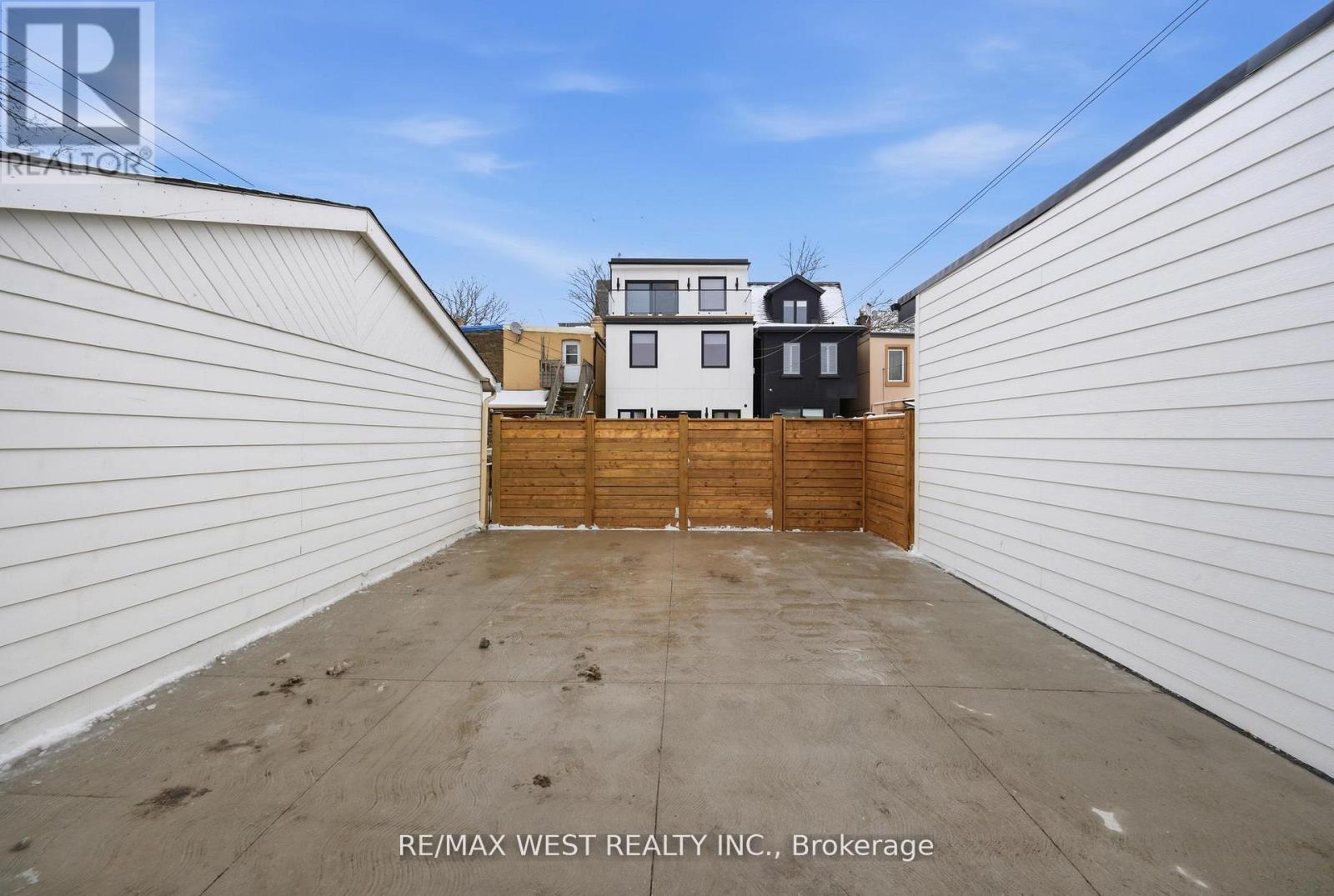 390 St Clarens Avenue, Toronto, Ontario  M6H 3W3 - Photo 48 - C12850086