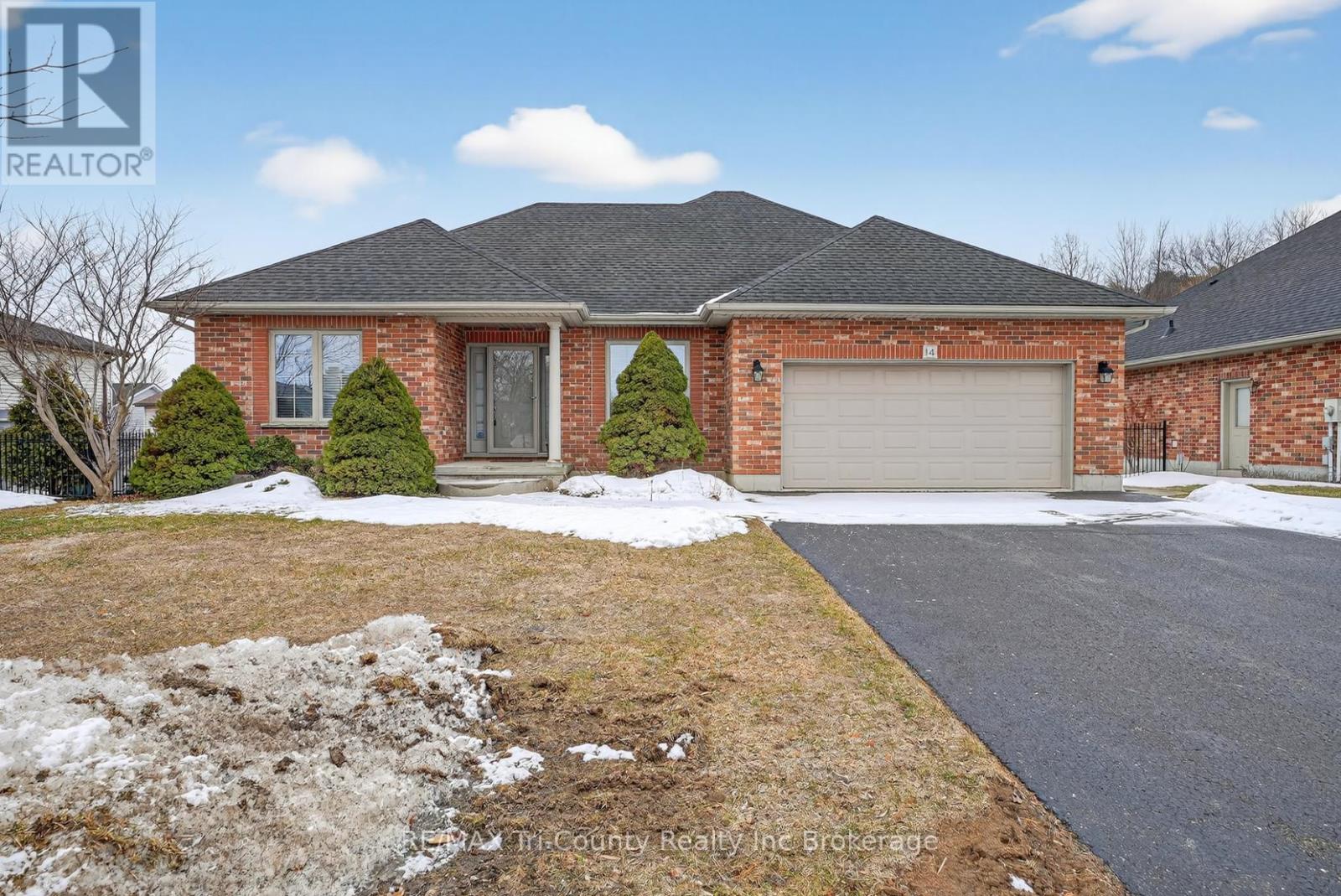 14 YEAGER AVENUE, Norfolk, Ontario