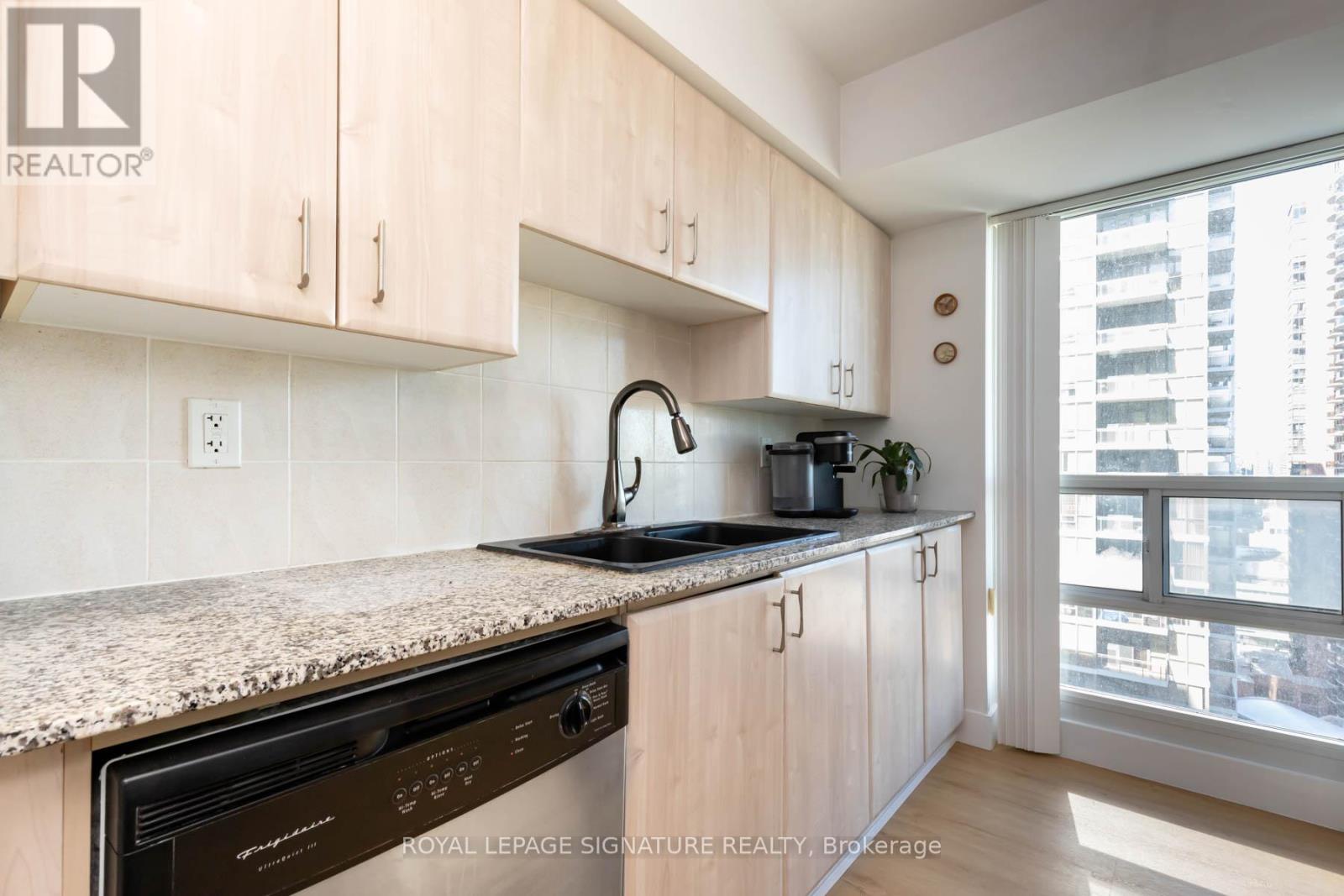 1910 - 31 Bales Avenue, Toronto, Ontario  M2N 7L6 - Photo 13 - C12850104