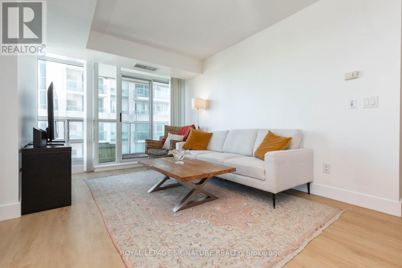 1910 - 31 Bales Avenue, Toronto, Ontario  M2N 7L6 - Photo 2 - C12850104