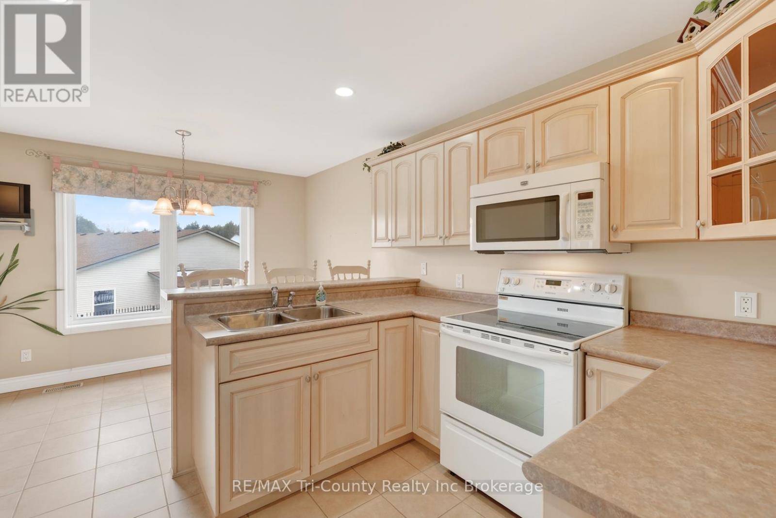 14 Yeager Avenue, Norfolk, Ontario  N3Y 5M6 - Photo 5 - X12850160