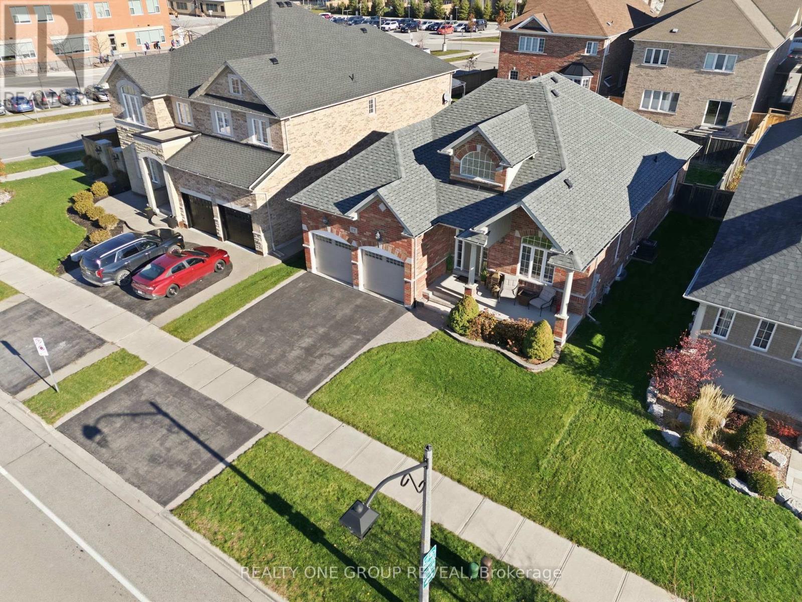 1737 Clearbrook Drive, Oshawa, Ontario  L1K 0C3 - Photo 2 - E12850110