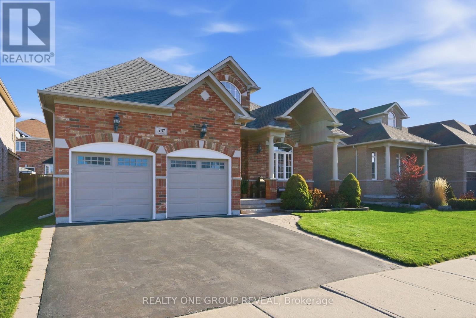 1737 Clearbrook Drive, Oshawa, Ontario  L1K 0C3 - Photo 4 - E12850110