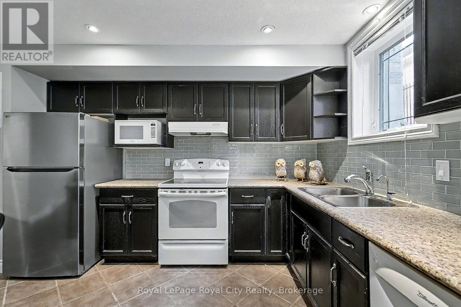 8 Zaduk Place, Guelph, Ontario  N1G 0A7 - Photo 31 - X12846240