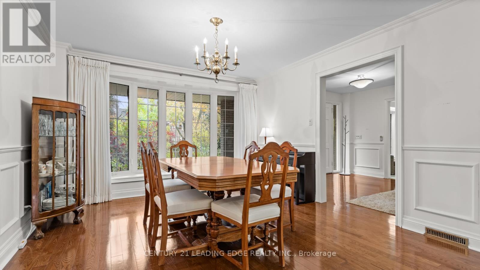 34 Forest Park Crescent, Markham, Ontario  L3T 2M7 - Photo 14 - N12849870