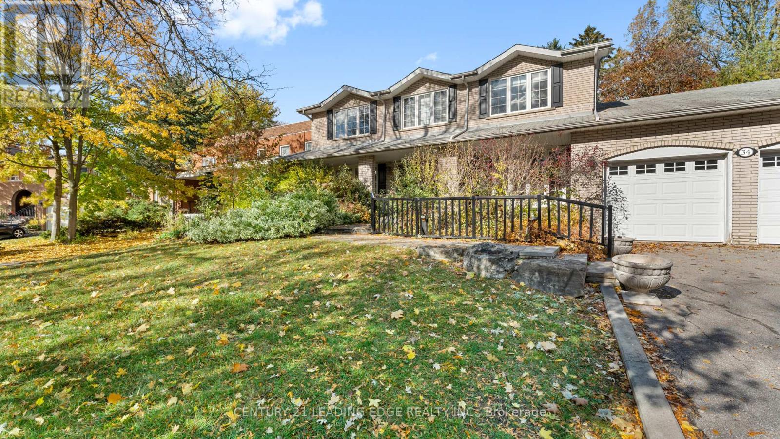 34 Forest Park Crescent, Markham, Ontario  L3T 2M7 - Photo 6 - N12849870