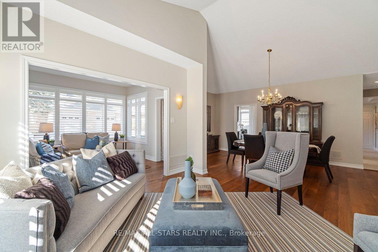 1 Christina Falls Way, Markham, Ontario  L6E 1B4 - Photo 14 - N12849934