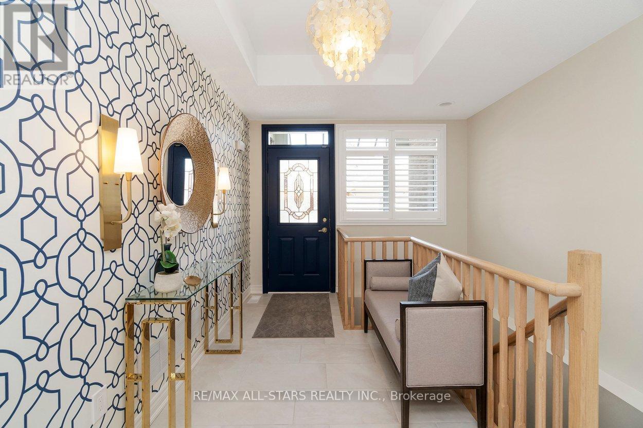 1 Christina Falls Way, Markham, Ontario  L6E 1B4 - Photo 3 - N12849934