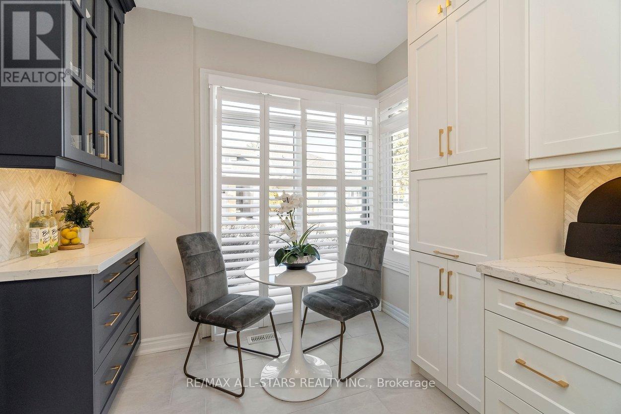 1 Christina Falls Way, Markham, Ontario  L6E 1B4 - Photo 6 - N12849934