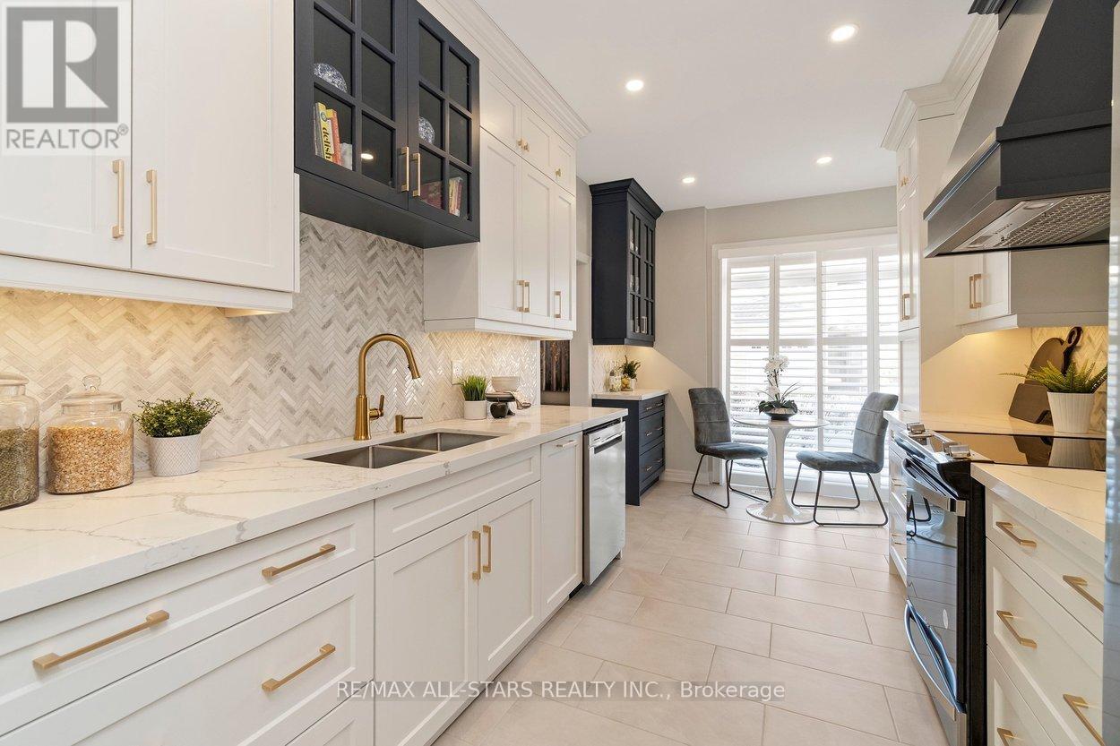 1 Christina Falls Way, Markham, Ontario  L6E 1B4 - Photo 7 - N12849934