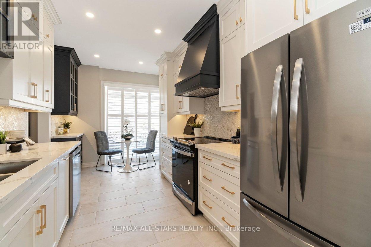 1 Christina Falls Way, Markham, Ontario  L6E 1B4 - Photo 8 - N12849934