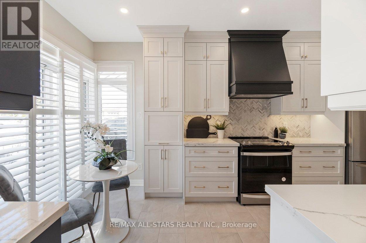 1 Christina Falls Way, Markham, Ontario  L6E 1B4 - Photo 9 - N12849934