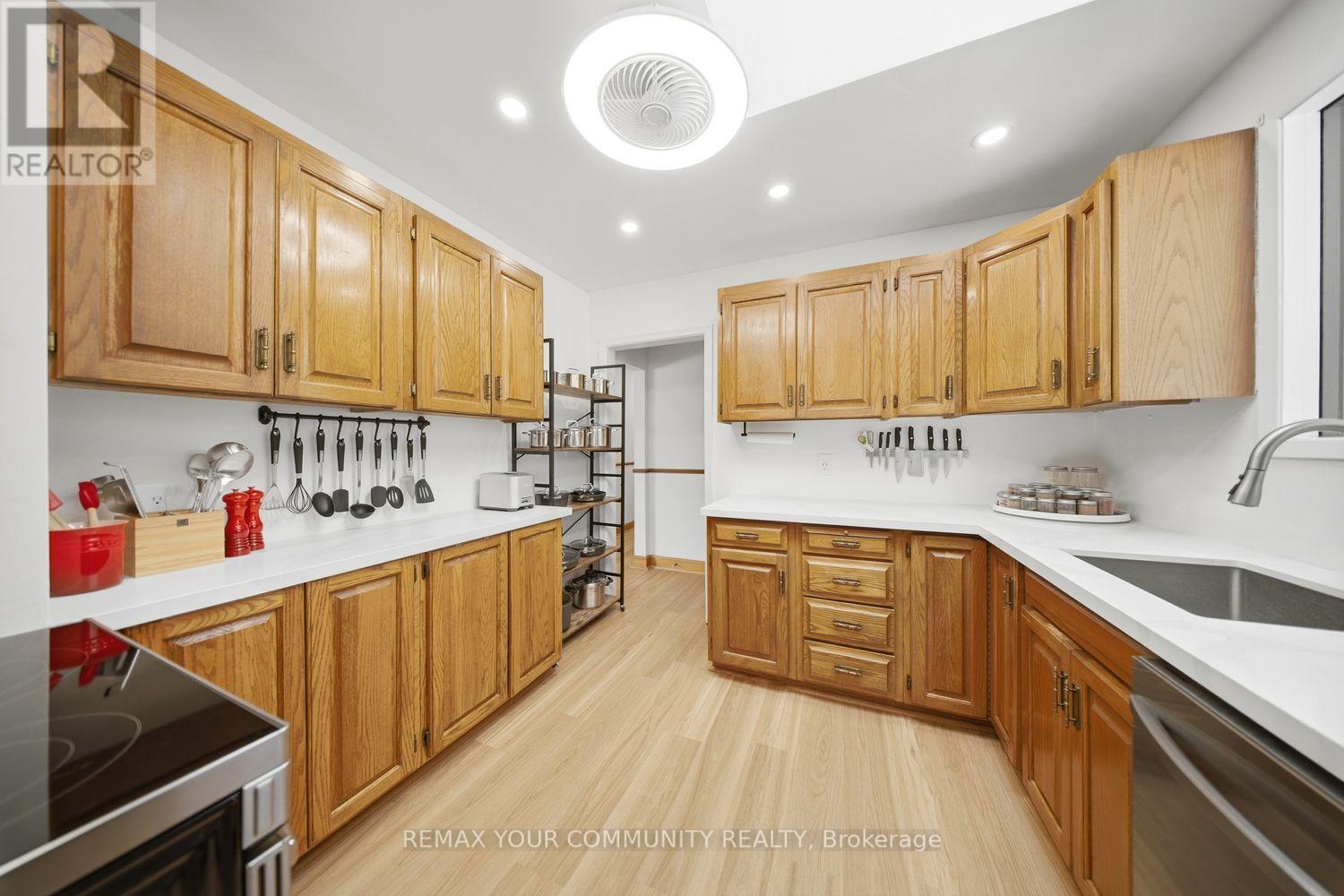 233 East Street, East Gwillimbury, Ontario  L9N 1K8 - Photo 15 - N12849936