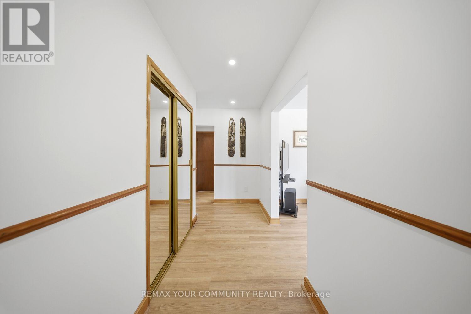 233 East Street, East Gwillimbury, Ontario  L9N 1K8 - Photo 5 - N12849936