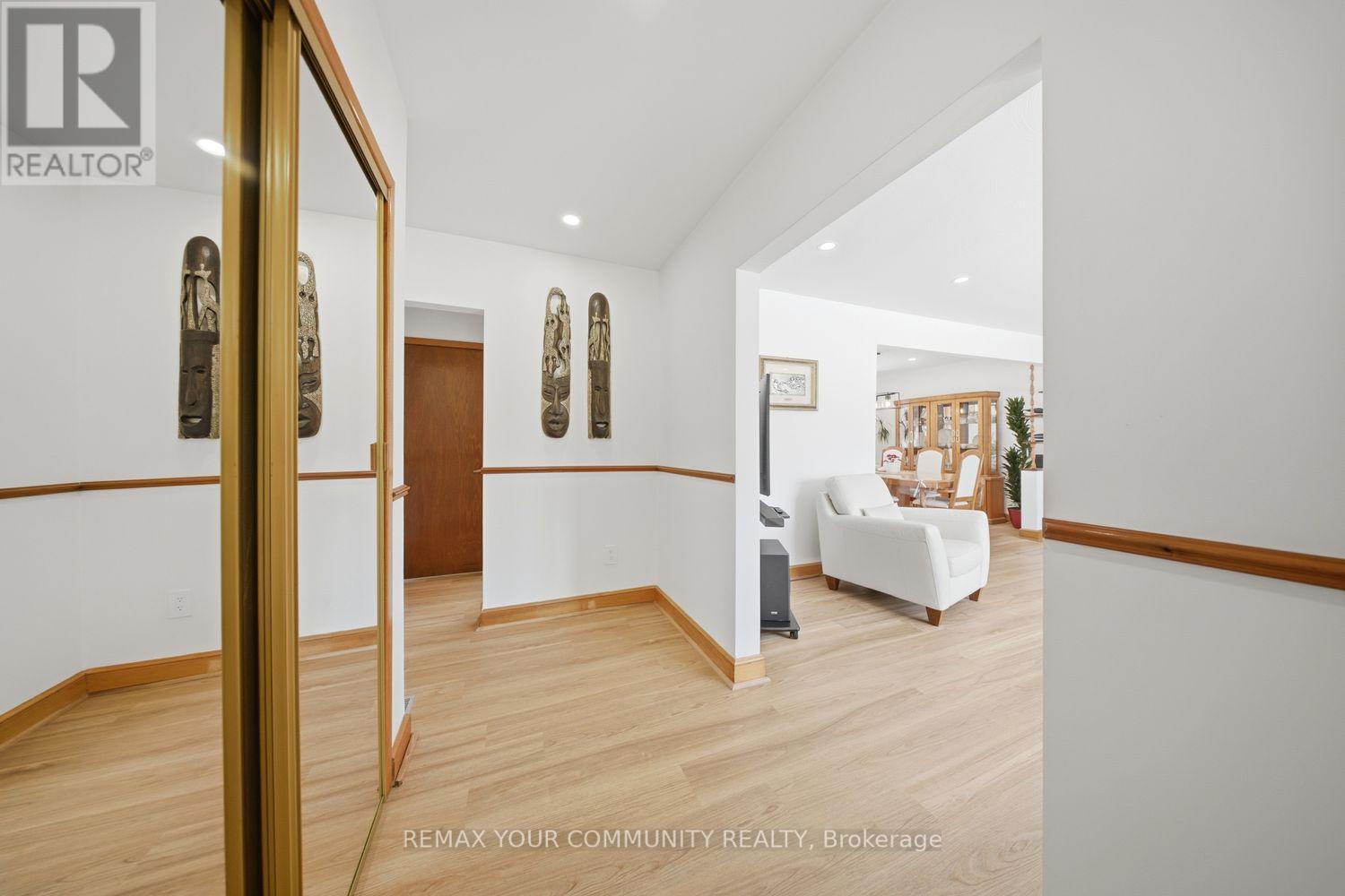 233 East Street, East Gwillimbury, Ontario  L9N 1K8 - Photo 6 - N12849936