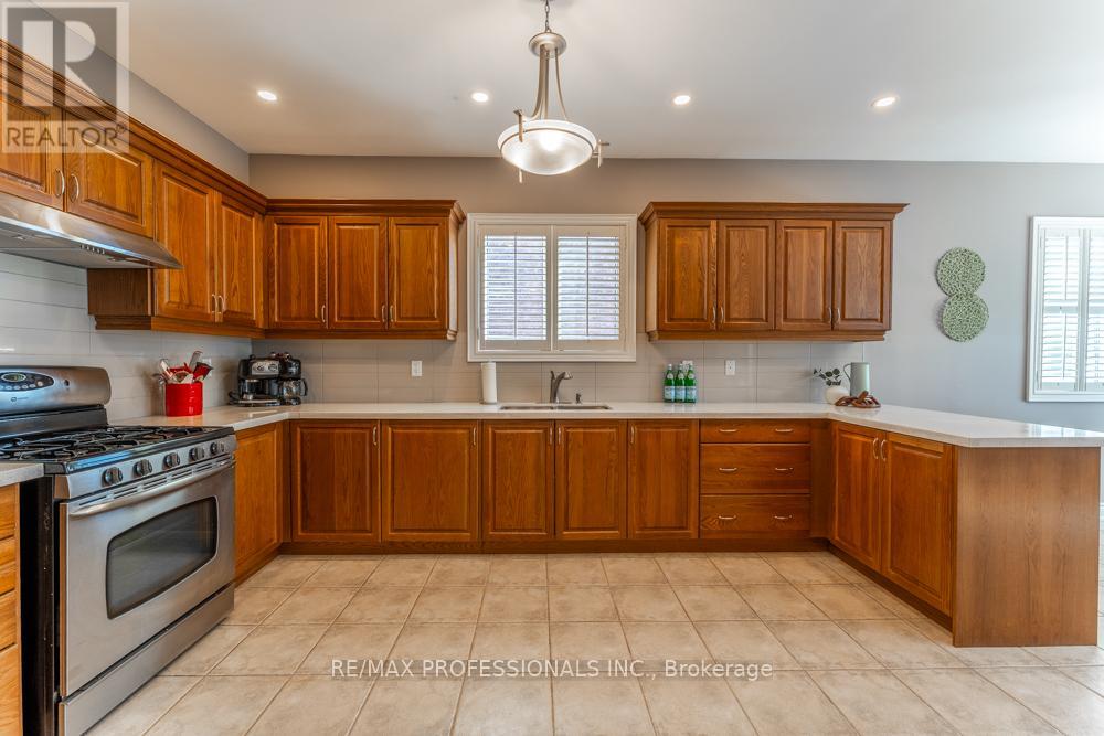 48 Pieta Place, Vaughan, Ontario  L4H 3G2 - Photo 11 - N12850016