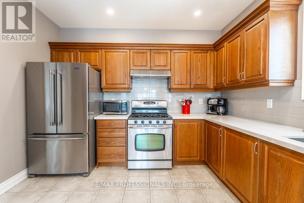 48 Pieta Place, Vaughan, Ontario  L4H 3G2 - Photo 13 - N12850016