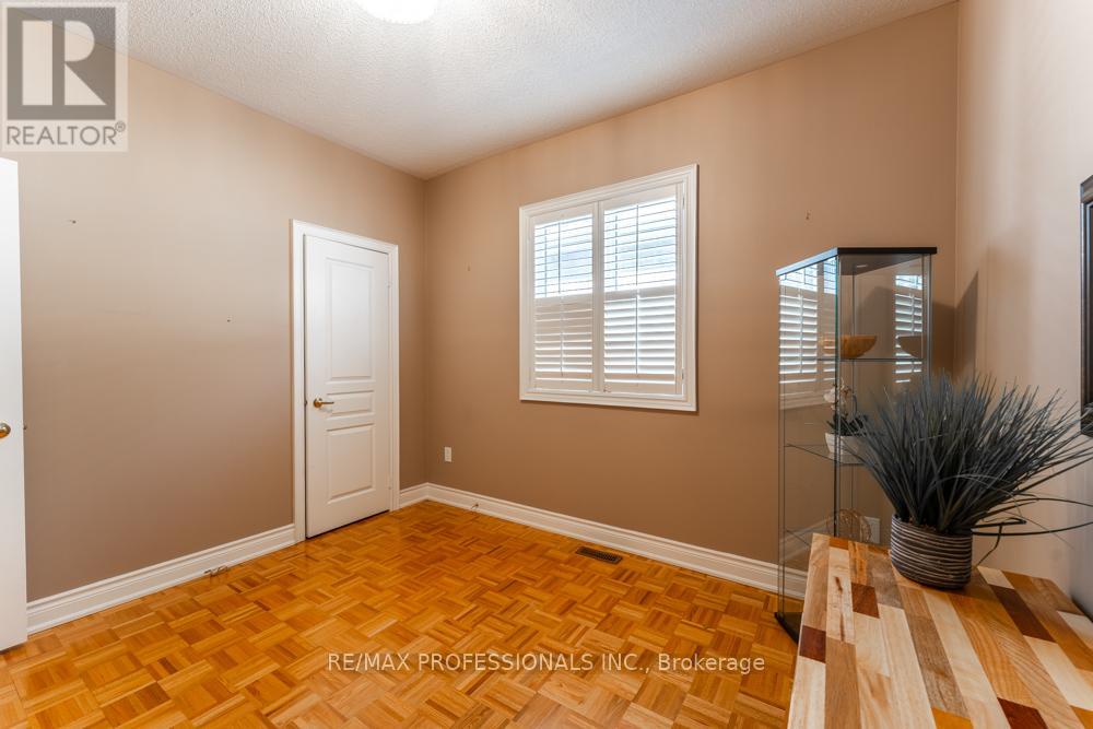 48 Pieta Place, Vaughan, Ontario  L4H 3G2 - Photo 24 - N12850016