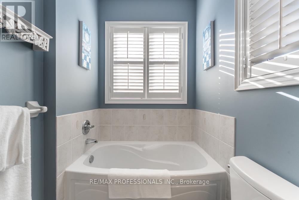 48 Pieta Place, Vaughan, Ontario  L4H 3G2 - Photo 35 - N12850016