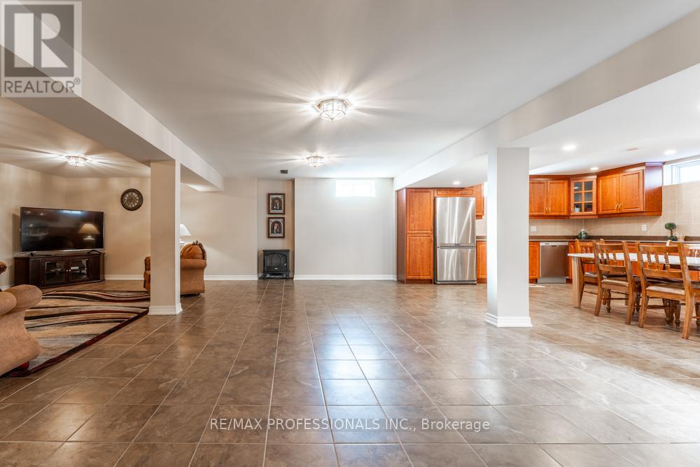 48 Pieta Place, Vaughan, Ontario  L4H 3G2 - Photo 37 - N12850016