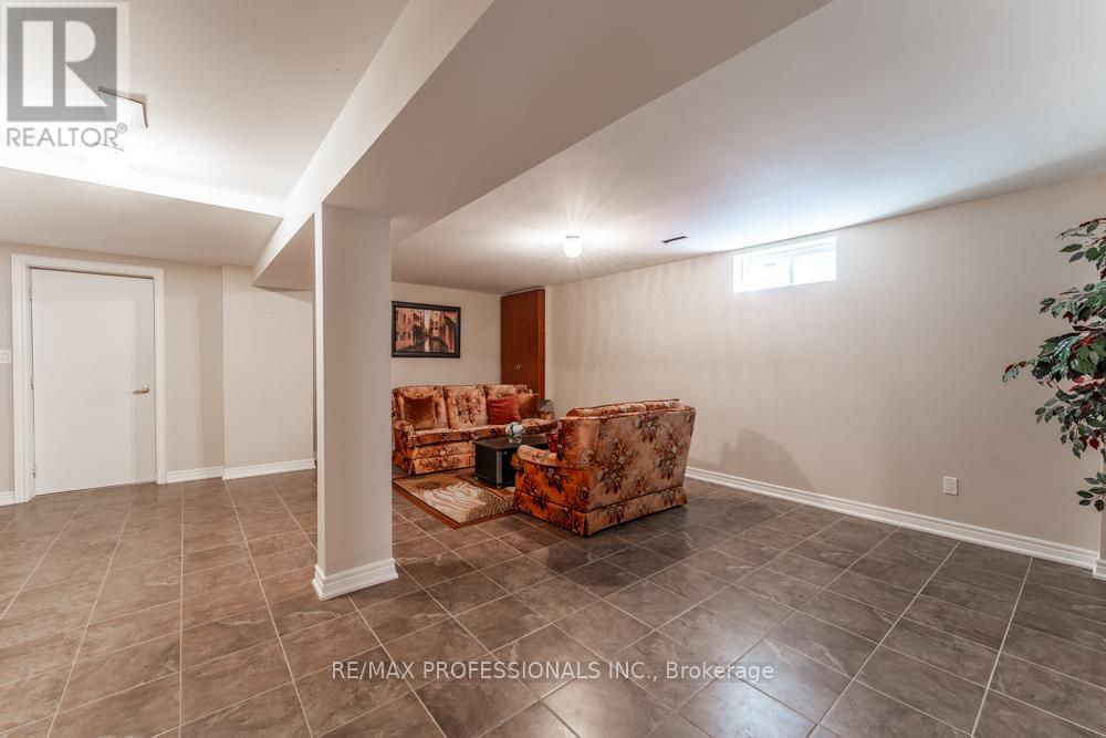 48 Pieta Place, Vaughan, Ontario  L4H 3G2 - Photo 45 - N12850016