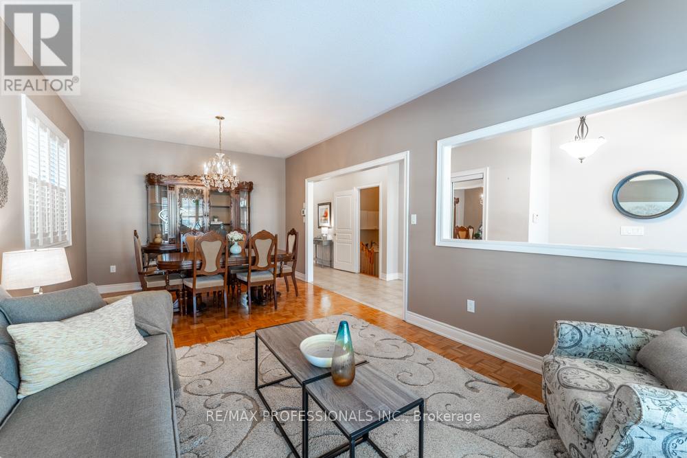 48 Pieta Place, Vaughan, Ontario  L4H 3G2 - Photo 8 - N12850016