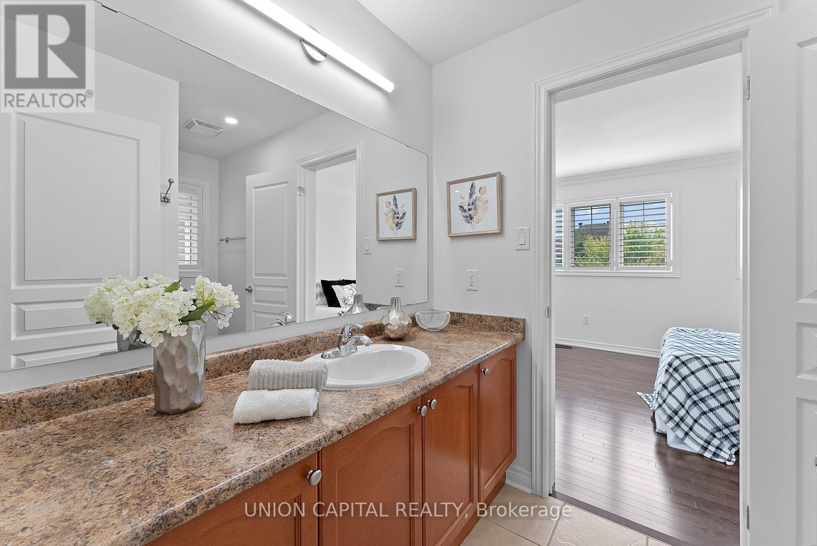 57 Routledge Drive, Richmond Hill, Ontario  L4E 0C4 - Photo 30 - N12850038