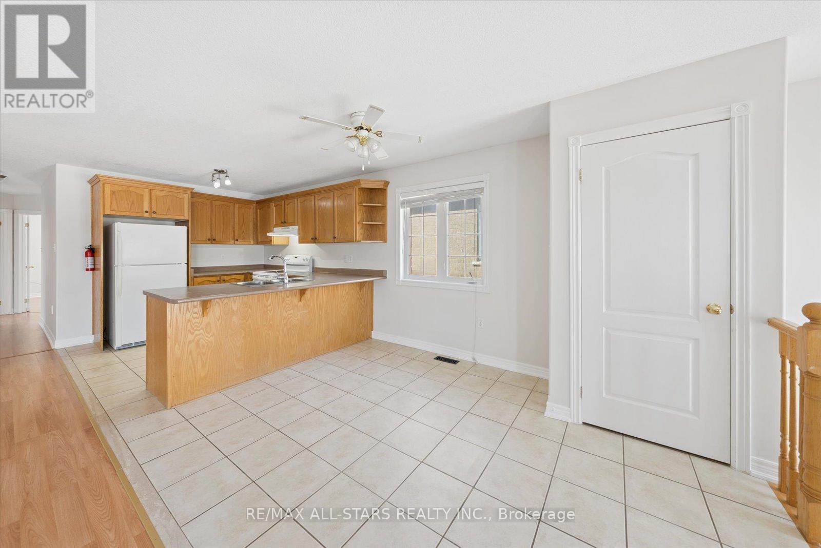 4 Smith Street, Bradford West Gwillimbury, Ontario  L3Z 3C9 - Photo 15 - N12850052