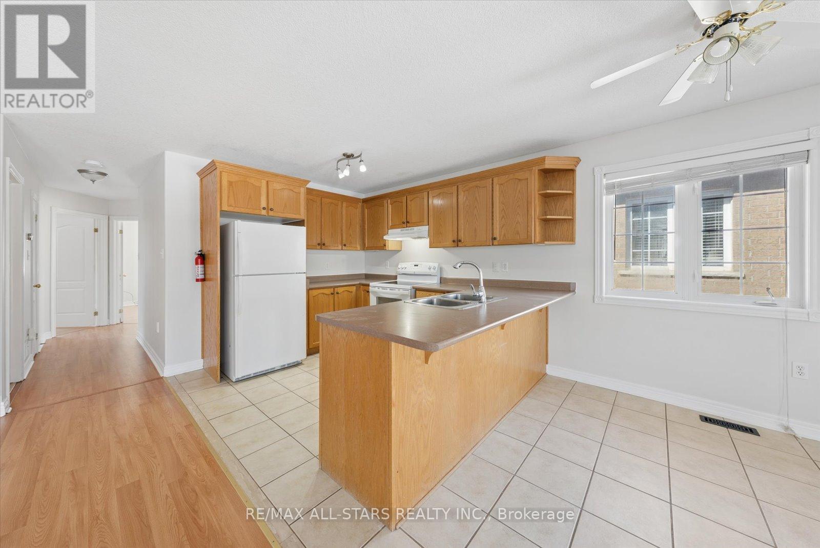 4 Smith Street, Bradford West Gwillimbury, Ontario  L3Z 3C9 - Photo 16 - N12850052