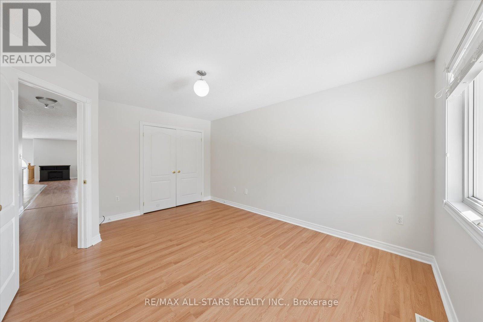 4 Smith Street, Bradford West Gwillimbury, Ontario  L3Z 3C9 - Photo 30 - N12850052