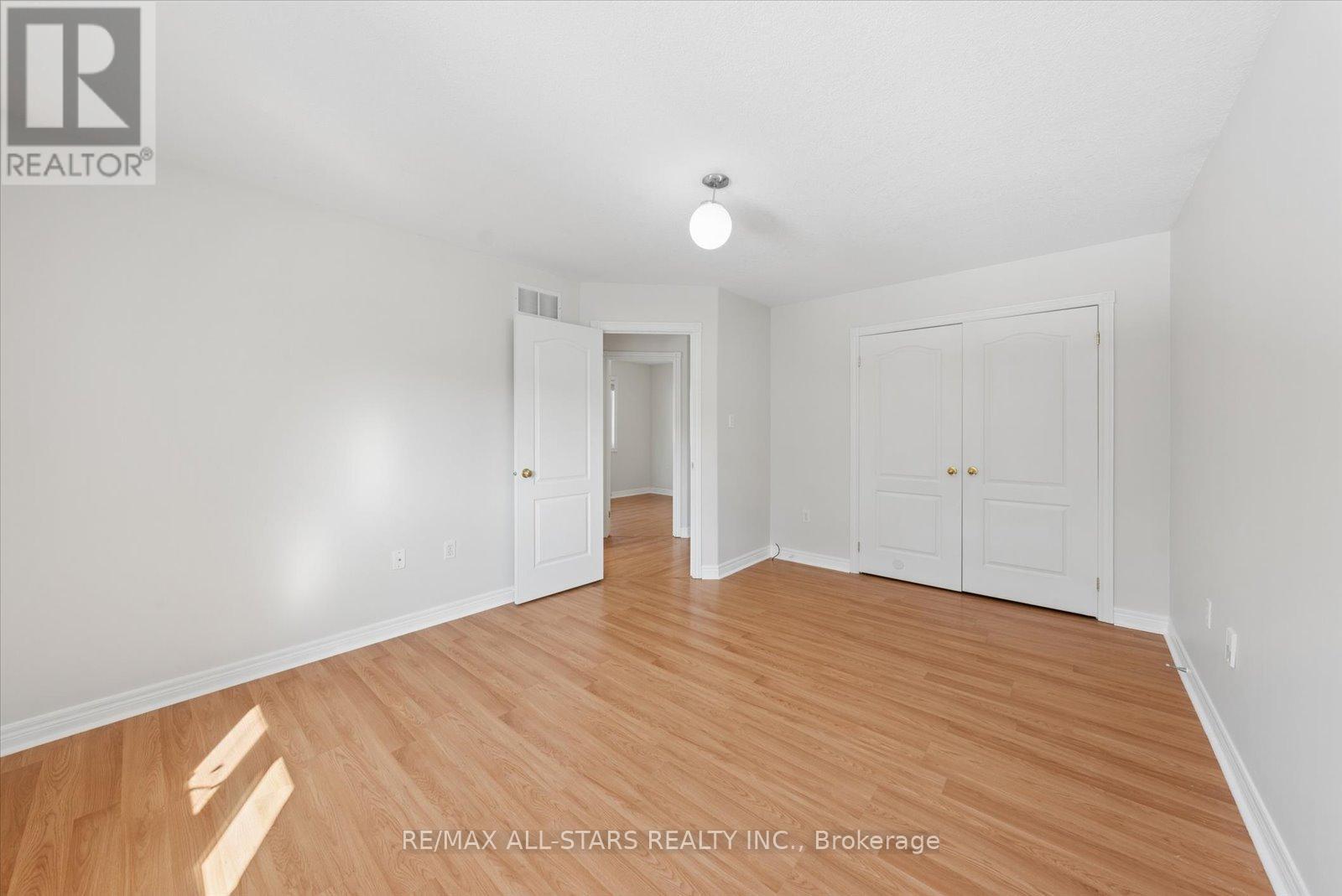 4 Smith Street, Bradford West Gwillimbury, Ontario  L3Z 3C9 - Photo 31 - N12850052