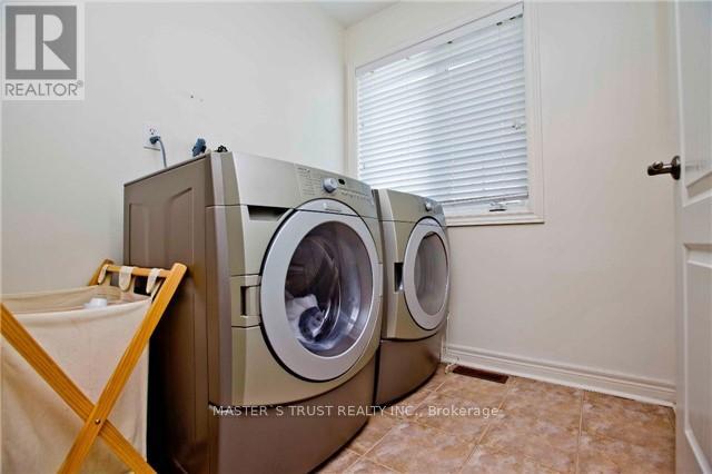 14 Kentland Street, Markham (Wismer), Ontario  L6E 2A5 - Photo 13 - N12850058