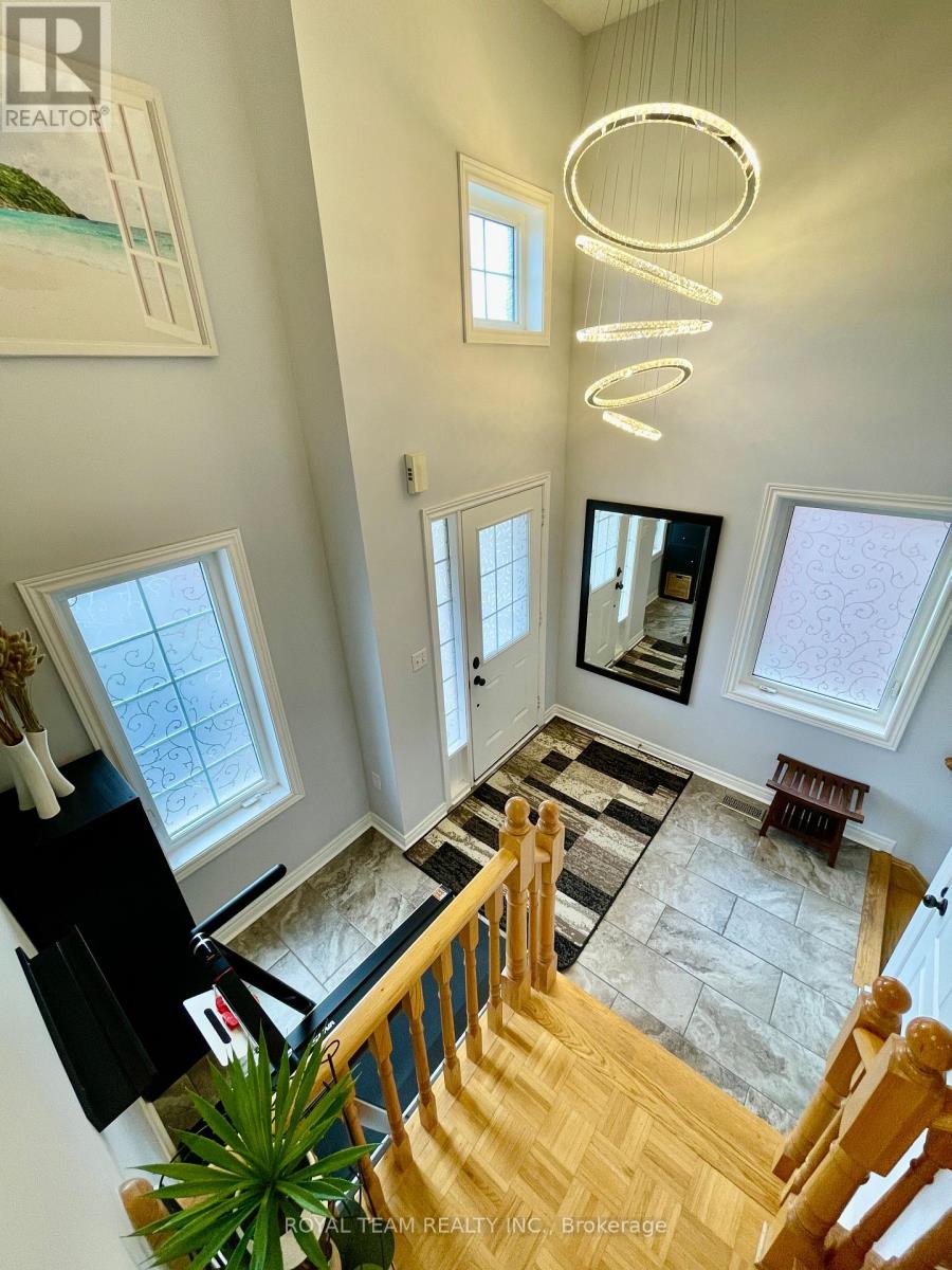 66 Canyon Gate Crescent, Vaughan, Ontario  L6A 0C2 - Photo 3 - N12850154