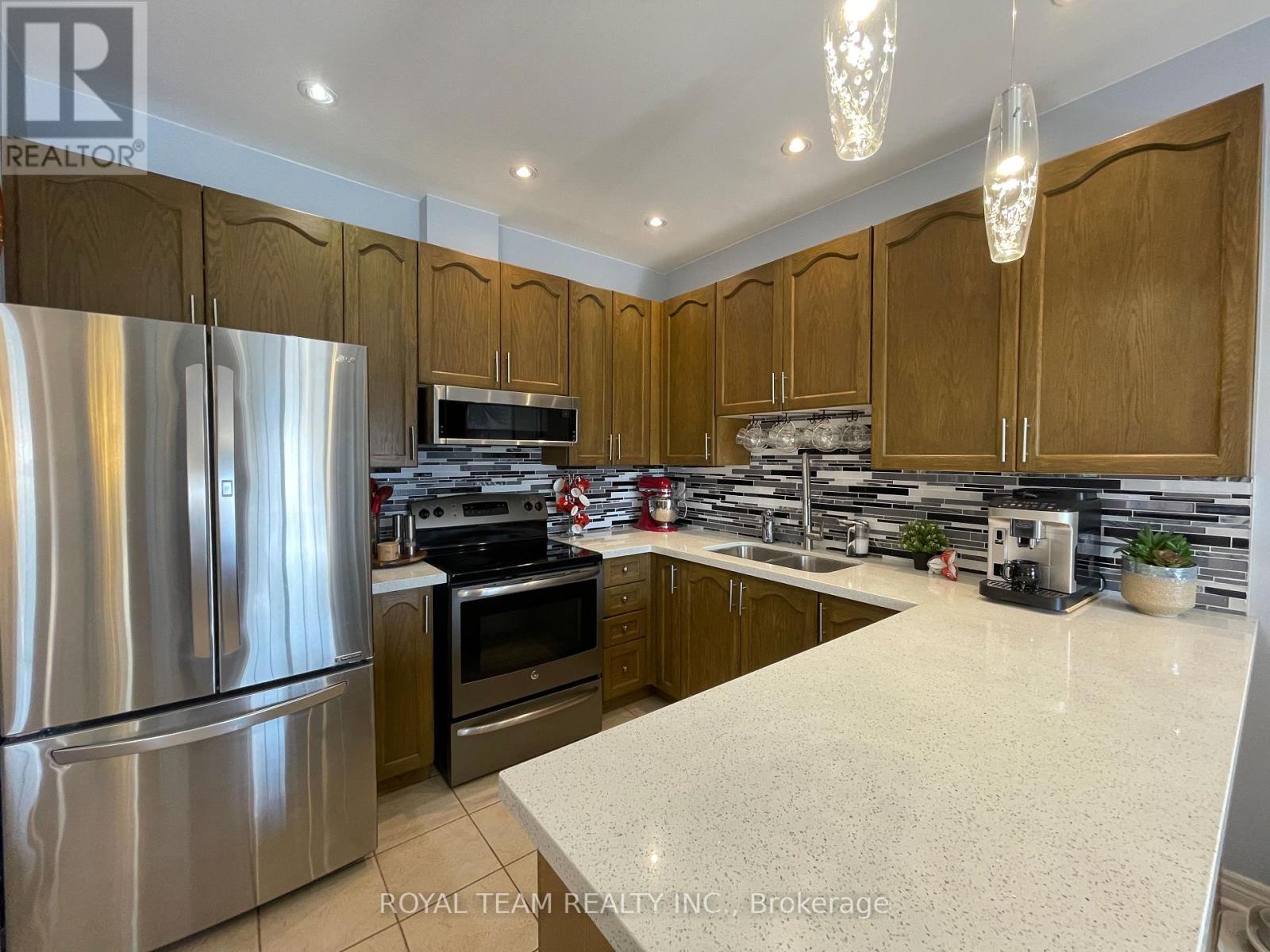 66 Canyon Gate Crescent, Vaughan, Ontario  L6A 0C2 - Photo 8 - N12850154