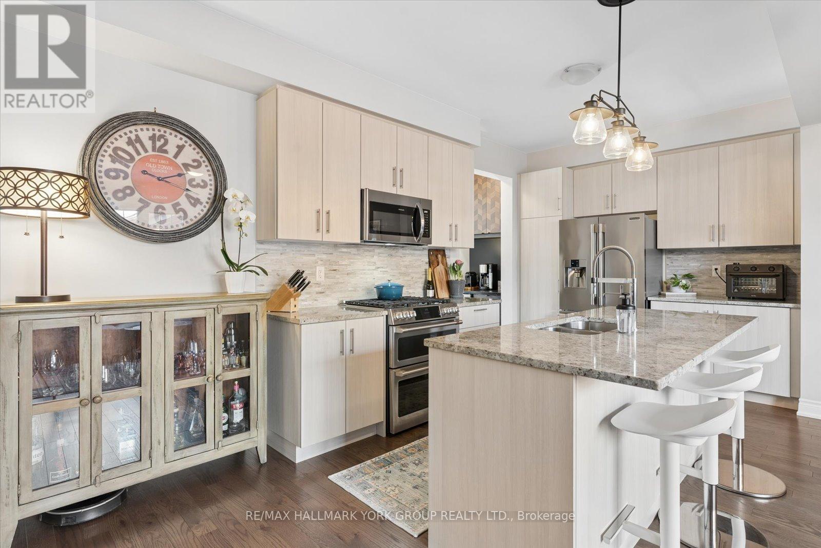 17 Carratuck Street, East Gwillimbury, Ontario  L9N 0S5 - Photo 11 - N12850156