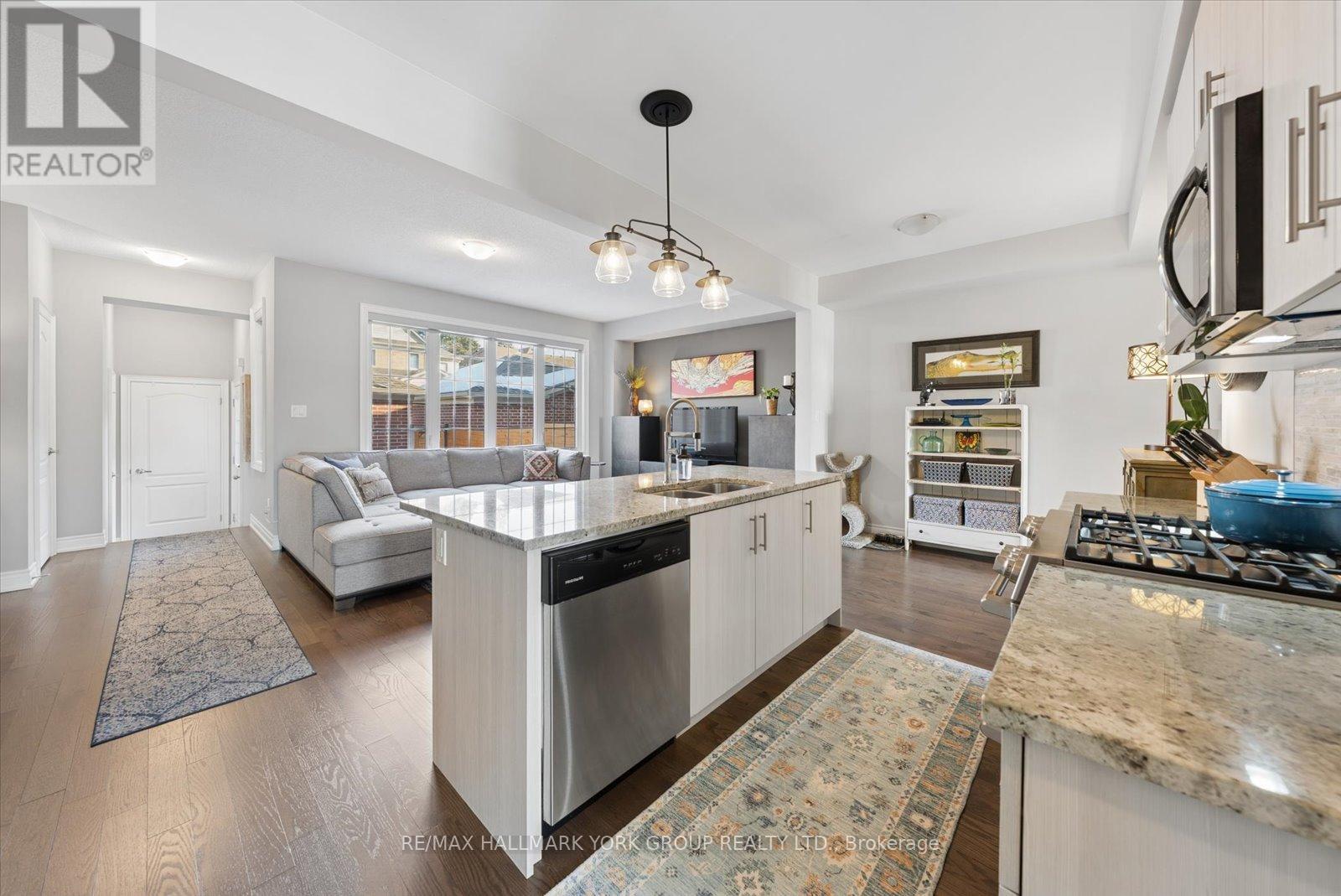 17 Carratuck Street, East Gwillimbury, Ontario  L9N 0S5 - Photo 14 - N12850156